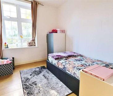 Chapel Street, Woking, Surrey, GU21 - Photo 3