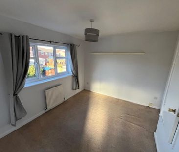 2 bedroom end of terrace house to rent - Photo 4