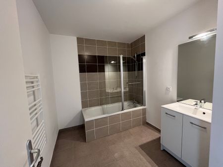 Location Appartement 3 pièces 59m² ST SEBASTIEN SUR LOIRE 44230 - Photo 4