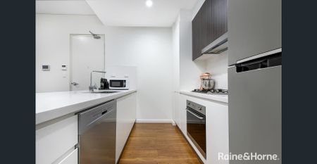 Contemporary Two Bedroom Apartment In The Heart of Marrickville - Photo 3