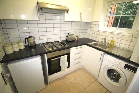 Flat 1 Berkeley Court, LS2 9PT, Leeds - Photo 3