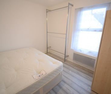 1 Bed Flat, Braxted Park, SW16 - Photo 2