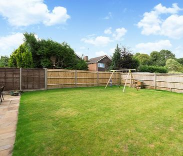 Parkfield, Busbridge, Godalming, Surrey, GU7 - Photo 4