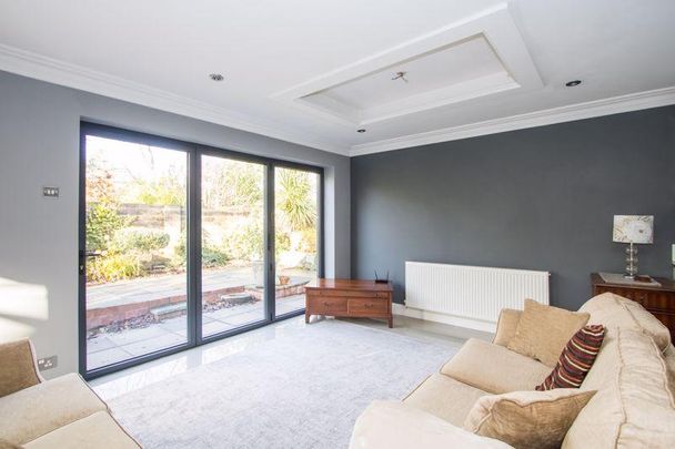 2 bedroom ground floor flat to rent - Photo 1