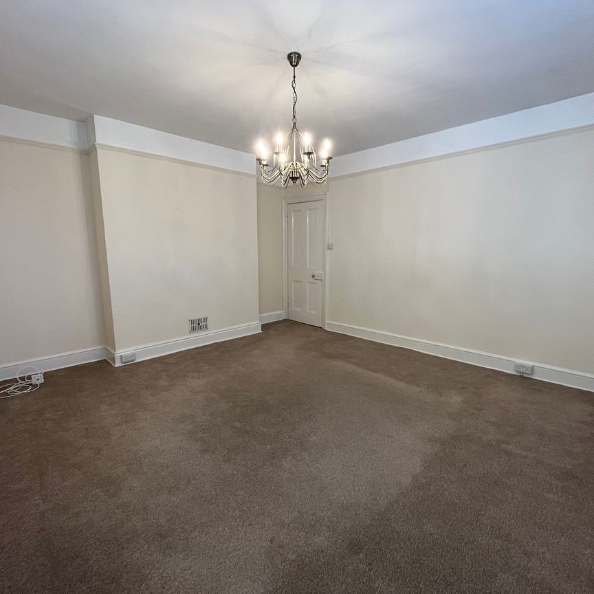 Newbury, Gillingham - Photo 1