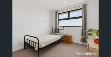 Modern, Low-Maintenance Living In A Convenient Location - Photo 3