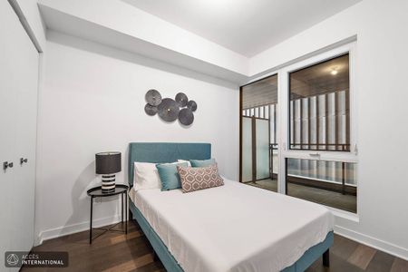 Furnished appartment for rent in the heart of Downtown Montreal - Photo 3