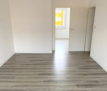 Einziehen und Wohlfühlen ab 15.12.2024 neue 3 Raumwohnung mit Balkon! - Photo 1