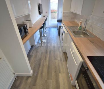 1 bedroom in a house share to rent - Photo 1