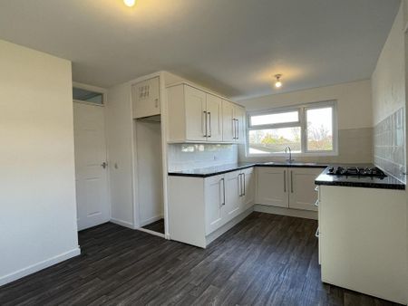 3 bedroom bungalow to rent - Photo 2