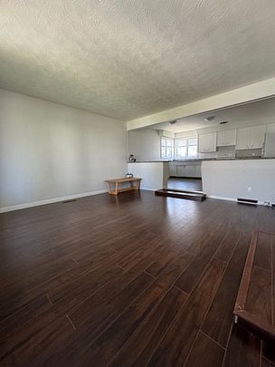 2 Bedroom Main Floor House in Sutherland - Photo 1