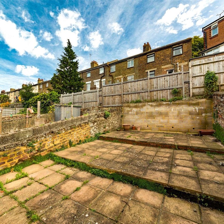 1 bedroom property to rent - Photo 1
