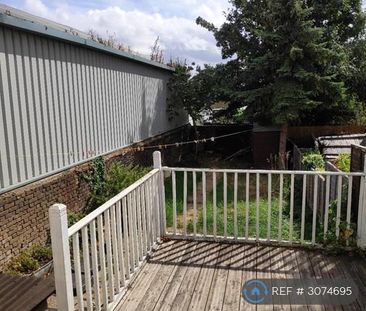 2 bedroom semi-detached house to rent - Photo 6