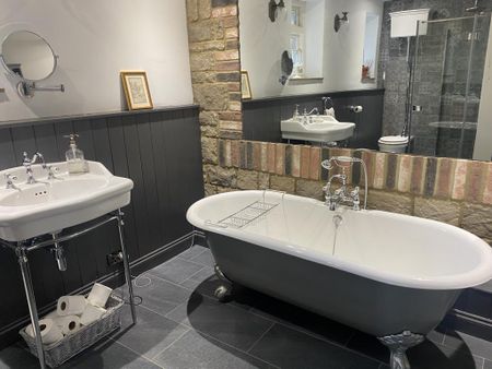 4 bedroom semi-detached house to rent - Photo 4