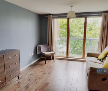 1 bedroom flat to rent - Photo 2
