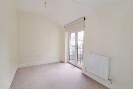 3 bedroom apartment to rent - Photo 2