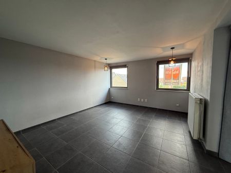 WICHELEN - Ruim duplexappartement vlakbij het station. - Foto 2