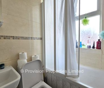 2 Bedroom Houses in Burley - Photo 1