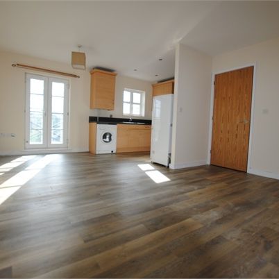 Kingfisher Drive, Kent, London - Photo 1