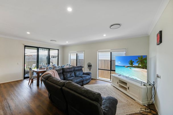 Large Family Home Nirimba - Photo 1