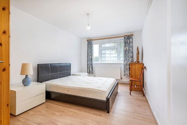 3 bedroom flat to rent - Photo 1