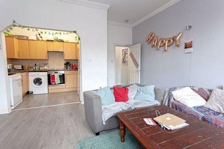 6 bedroom apartment to rent Wilmslow Road, M20 - Photo 3