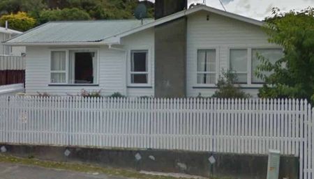 For Rent – 3 Bedroom Home in Wainuiomata - Photo 4