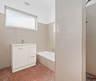 Comfortable 3 Bedroom Home! - Photo 6