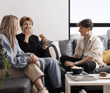 Medium Highest Double Ensuite - Photo 1