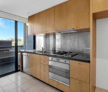 Contemporary One-Bedroom Apartment in Prime Carlton Location - Photo 6