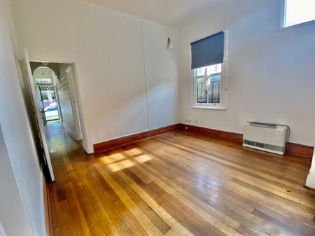 HOME IN THE HEART OF RICHMOND - Photo 4