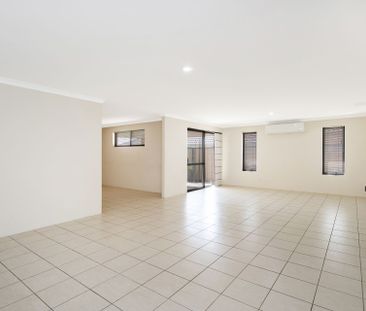 Are You Searching for the Perfect Family Home That Offers Both Space and Convenience&quest; - Photo 2