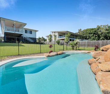 Resort-Style Entertainer on a Huge Block - 2827sqm! - Photo 2