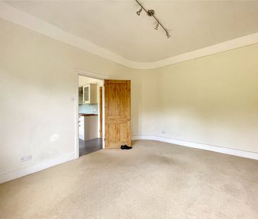 Holwell Lane, Essendon - Photo 1