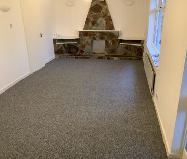 4 bedroom terraced house to rent - Photo 2