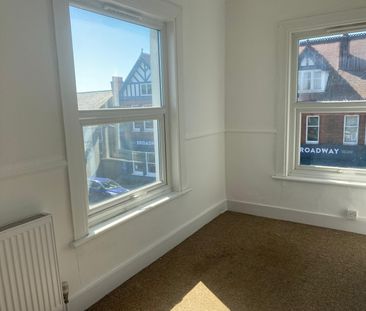 Leigh-on-Sea, SS9 - Photo 2