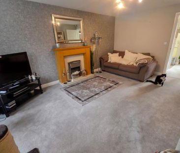 3 bedroom semi-detached house to rent - Photo 2