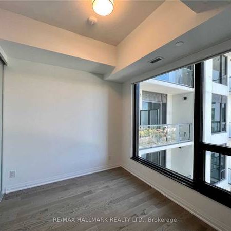 280 Howland Ave Feels brand new parking included! - Photo 3