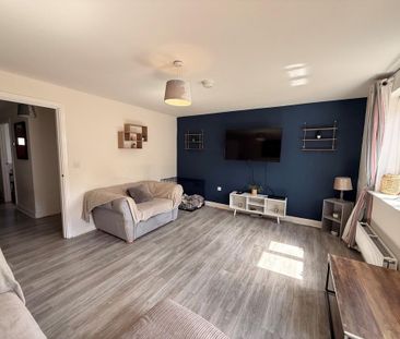 3 bedroom mews to rent - Photo 2