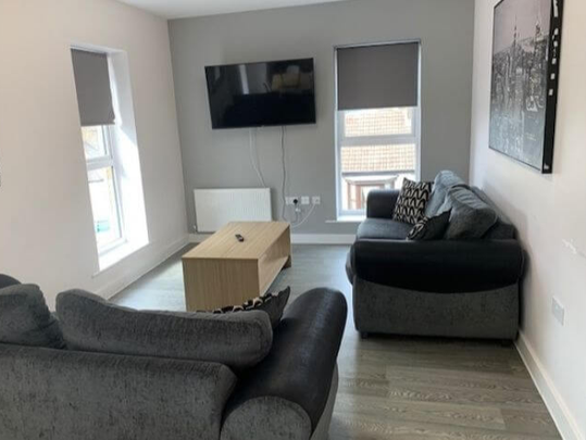 Jeffery Street Room 2 - Photo 1