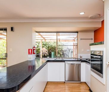 Under Application - Photo 5