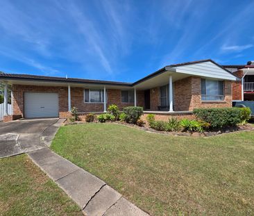 Delightful Family Home in Quiet Taree West Cul-de-Sac - Photo 3