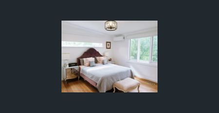 IMMACULATE THREE BEDROOM HOME - Photo 3