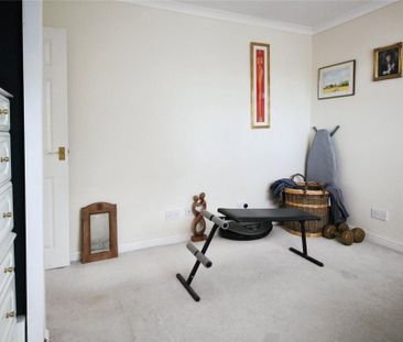 3 bedroom semi-detached house to rent - Photo 5