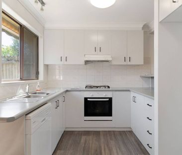 Stylish, Low-Maintenance Townhouse in Prime East Toowoomba Location - Photo 4