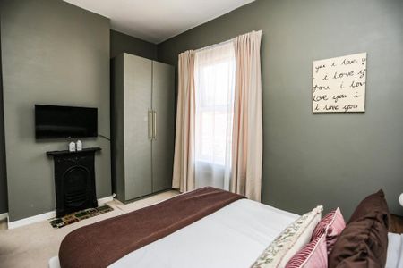 2 bedroom terraced house to rent - Photo 4