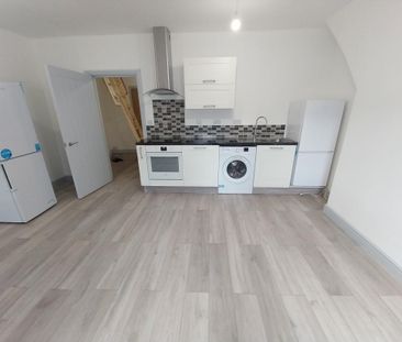 Neville Street, CARDIFF - Photo 2