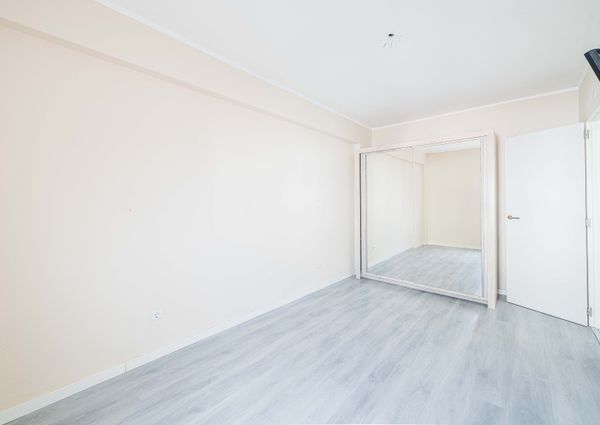 APARTAMENTO T4 EM ALFRAGIDE MOBILADO