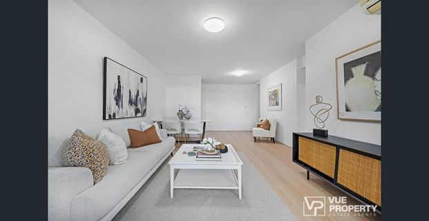 Spacious & Stylish Townhouse in a Peaceful Marsfield Location - Photo 1
