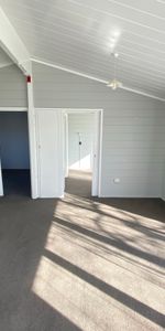 TRENT PLACE - Photo 4